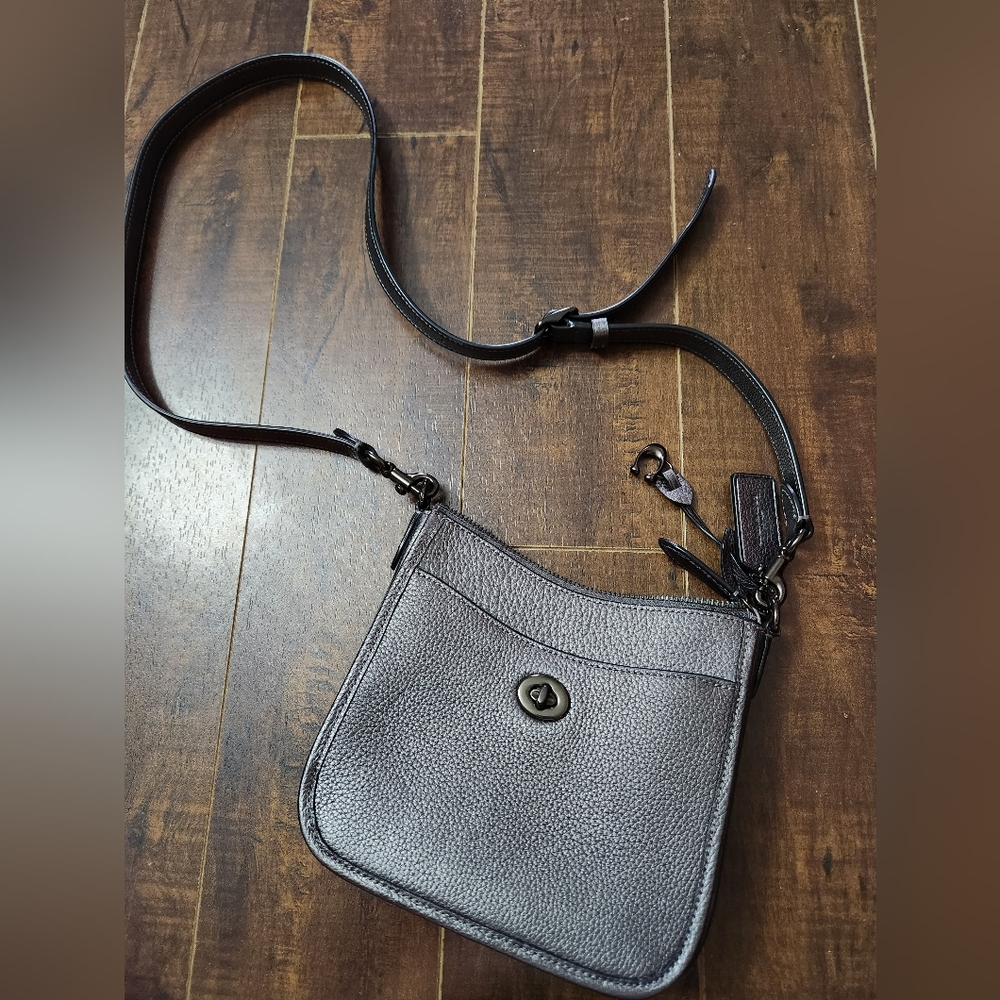 Elegant Gray Leather Crossbody Bag